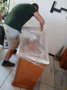 bútorcsomagolás második lépése